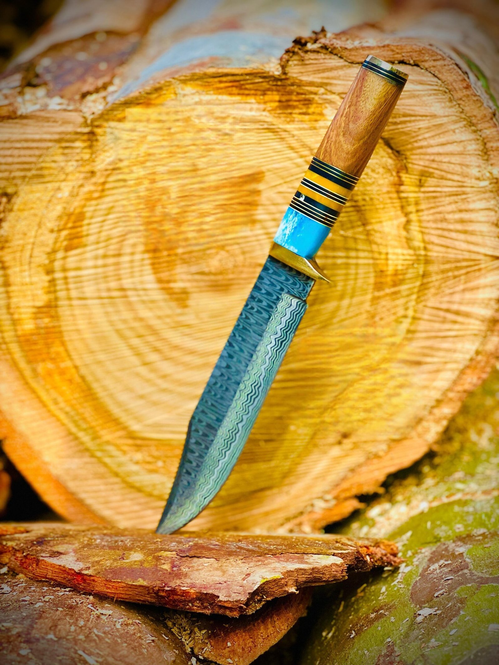 Hand Forged Damascus Steel Bowie Hunting Knife with Leather Sheath - Image 4