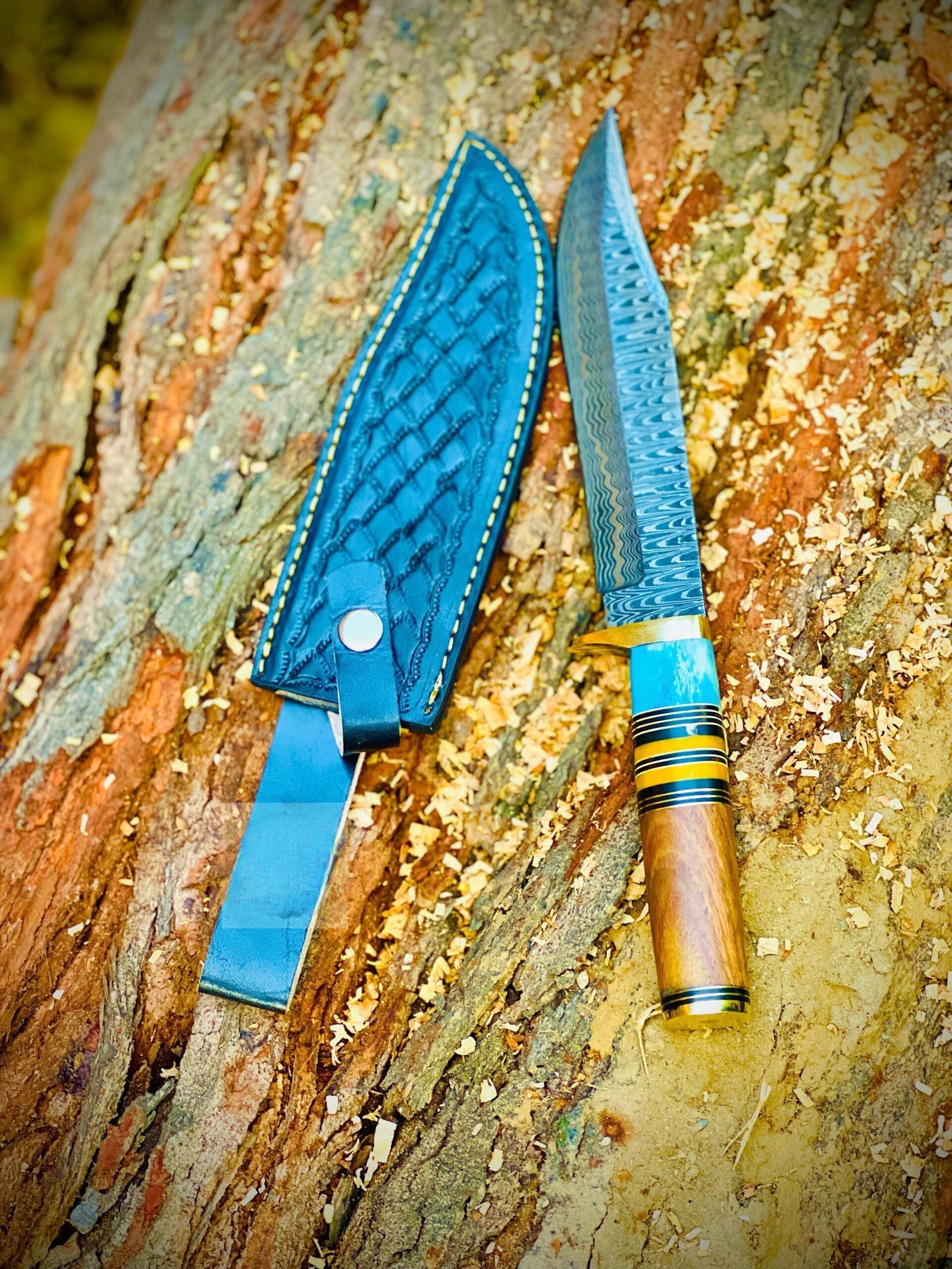 Hand Forged Damascus Steel Bowie Hunting Knife with Leather Sheath - Image 5